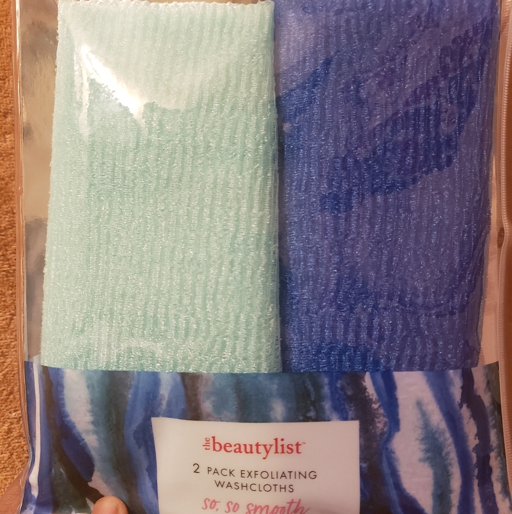 Exfoliating washcloths